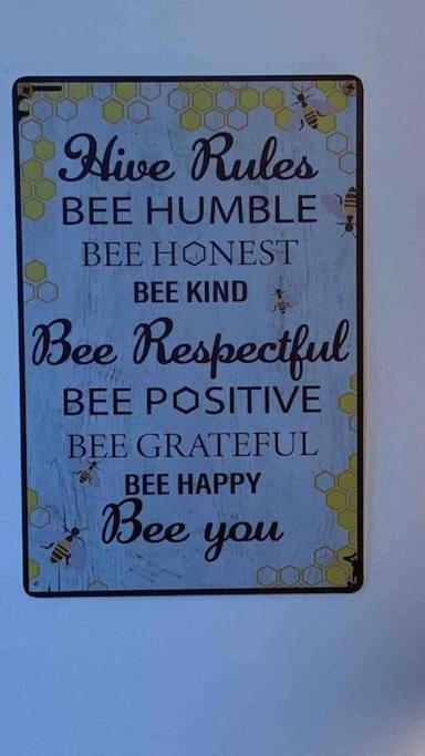 Bumblebee Cottage Donegal Town Exterior foto